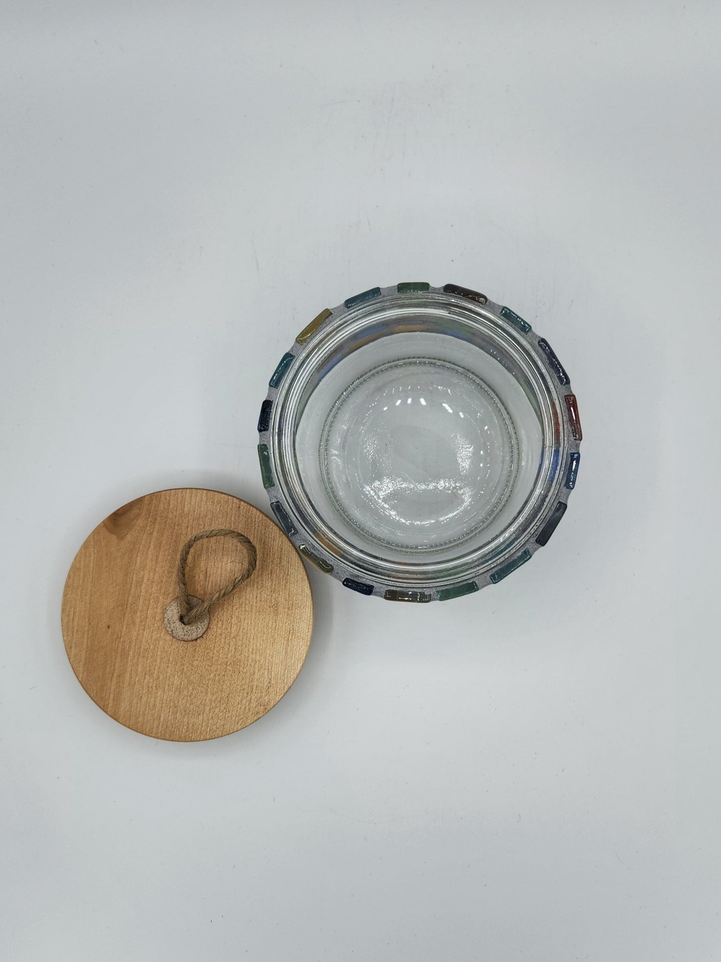 Mosaic jar with lid