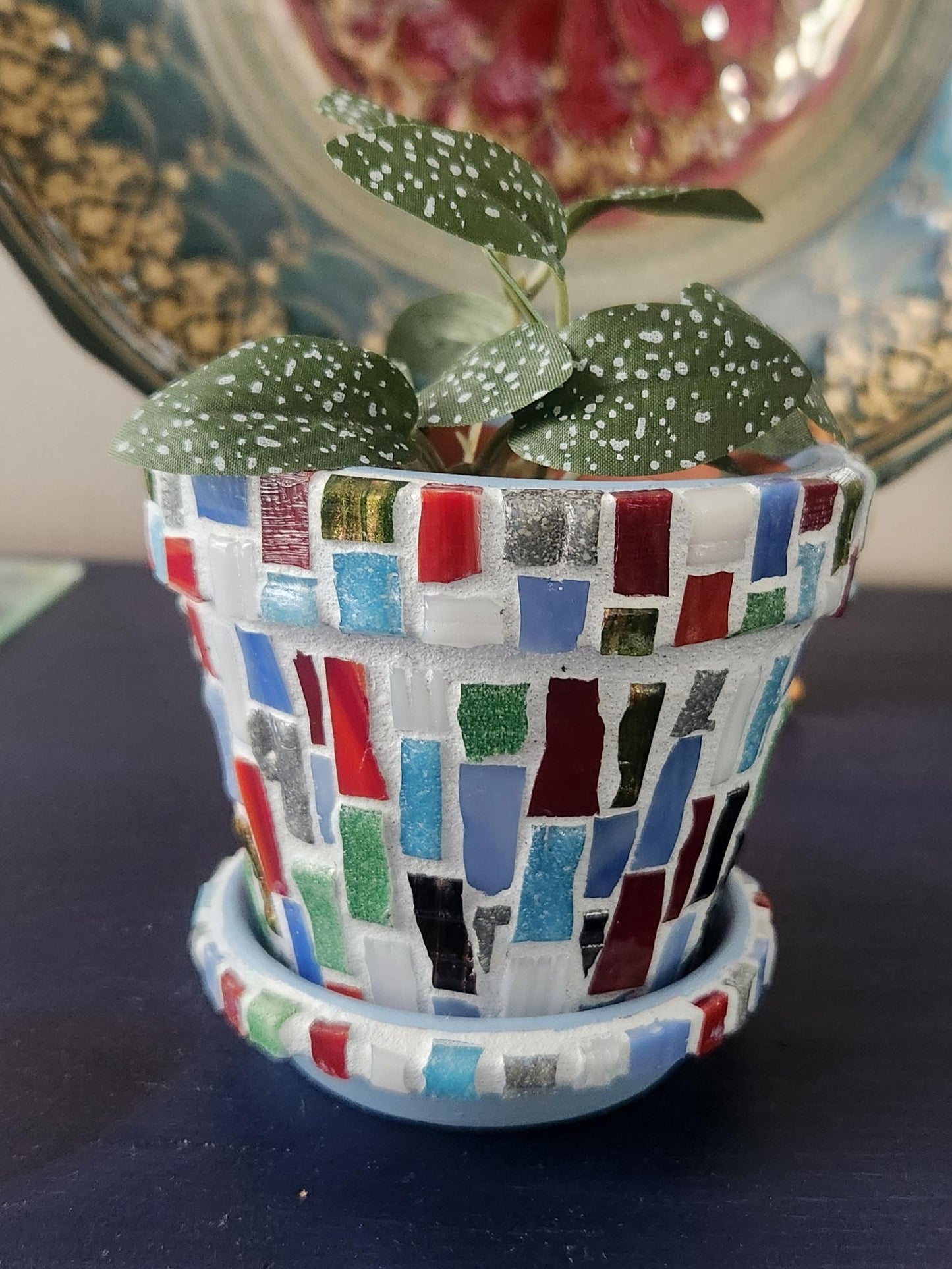 Small mosaic pot
