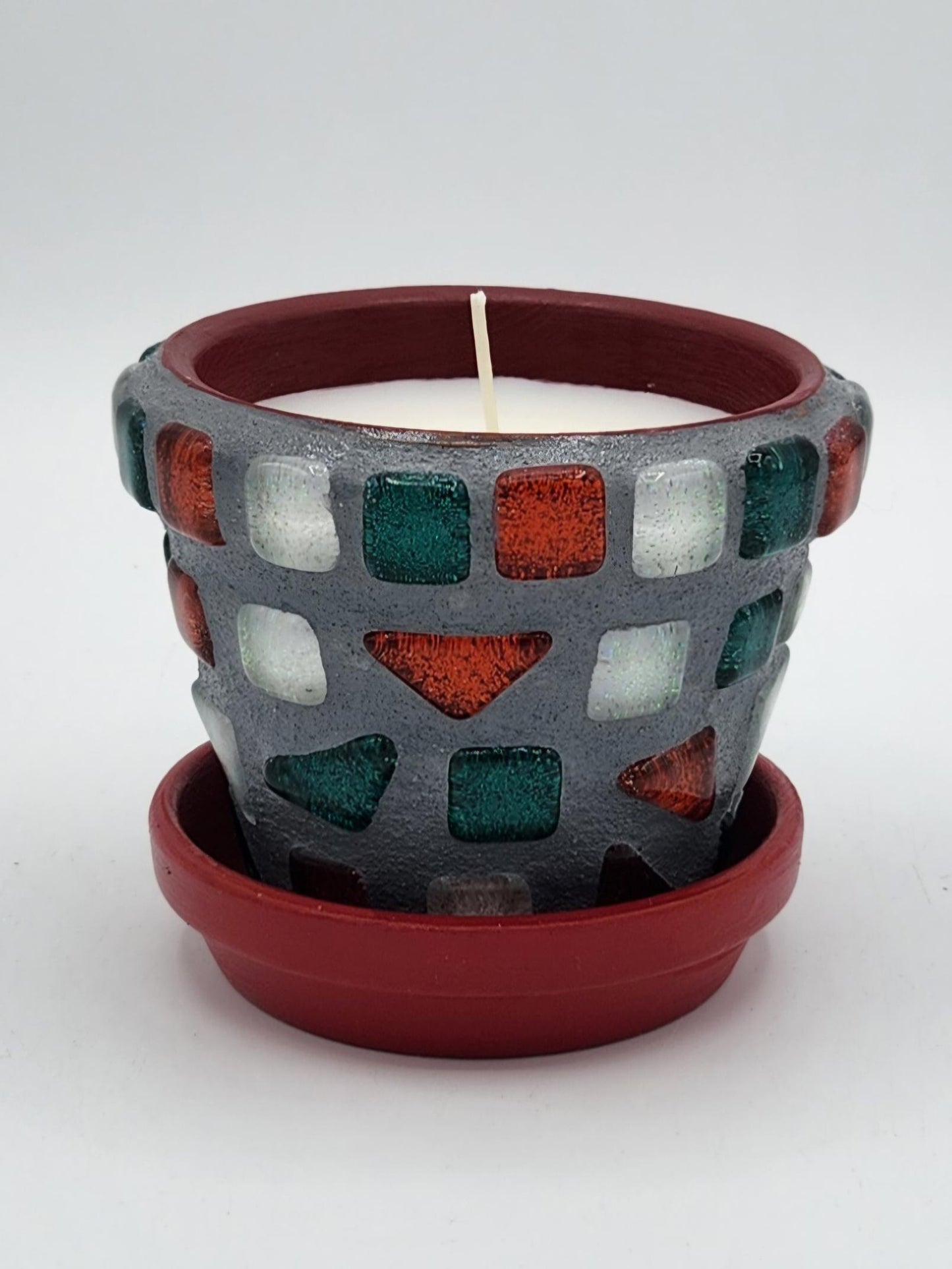 Small mosaic pot with scented candle