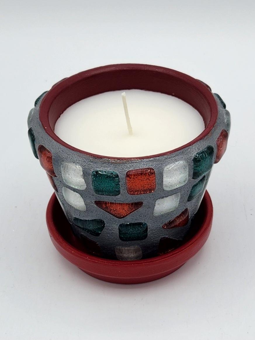 Small mosaic pot with scented candle