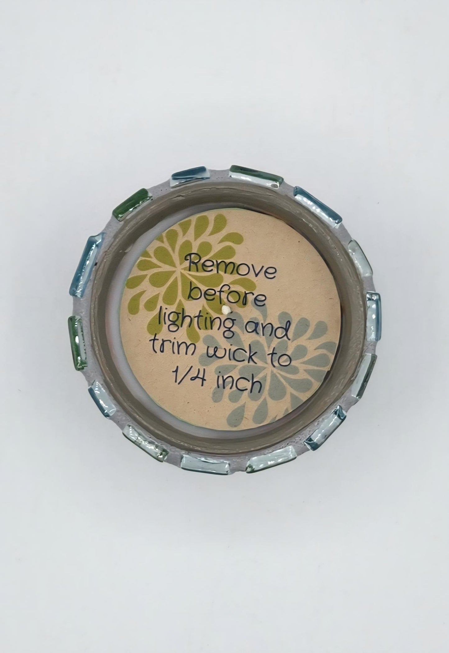 Mosaic pot with scented candle