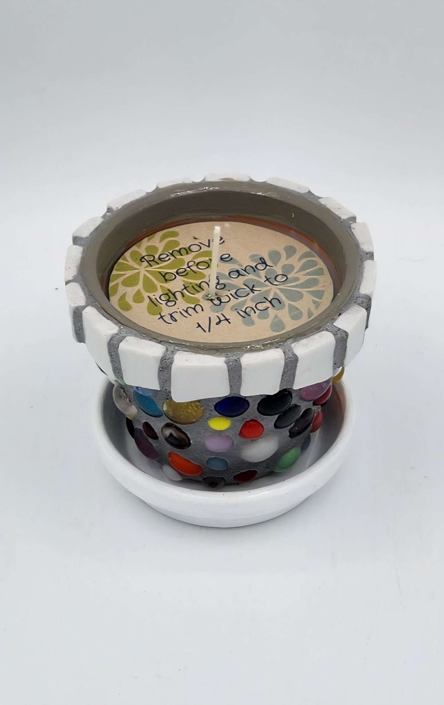 Mosaic pot with scented candle