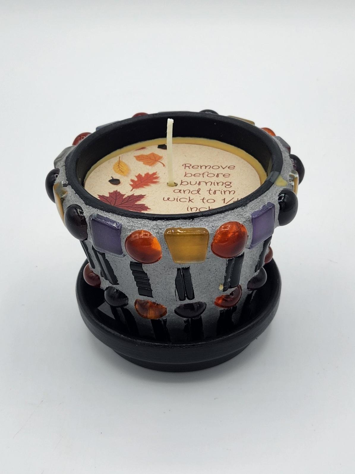 Small mosaic pot with scented candle