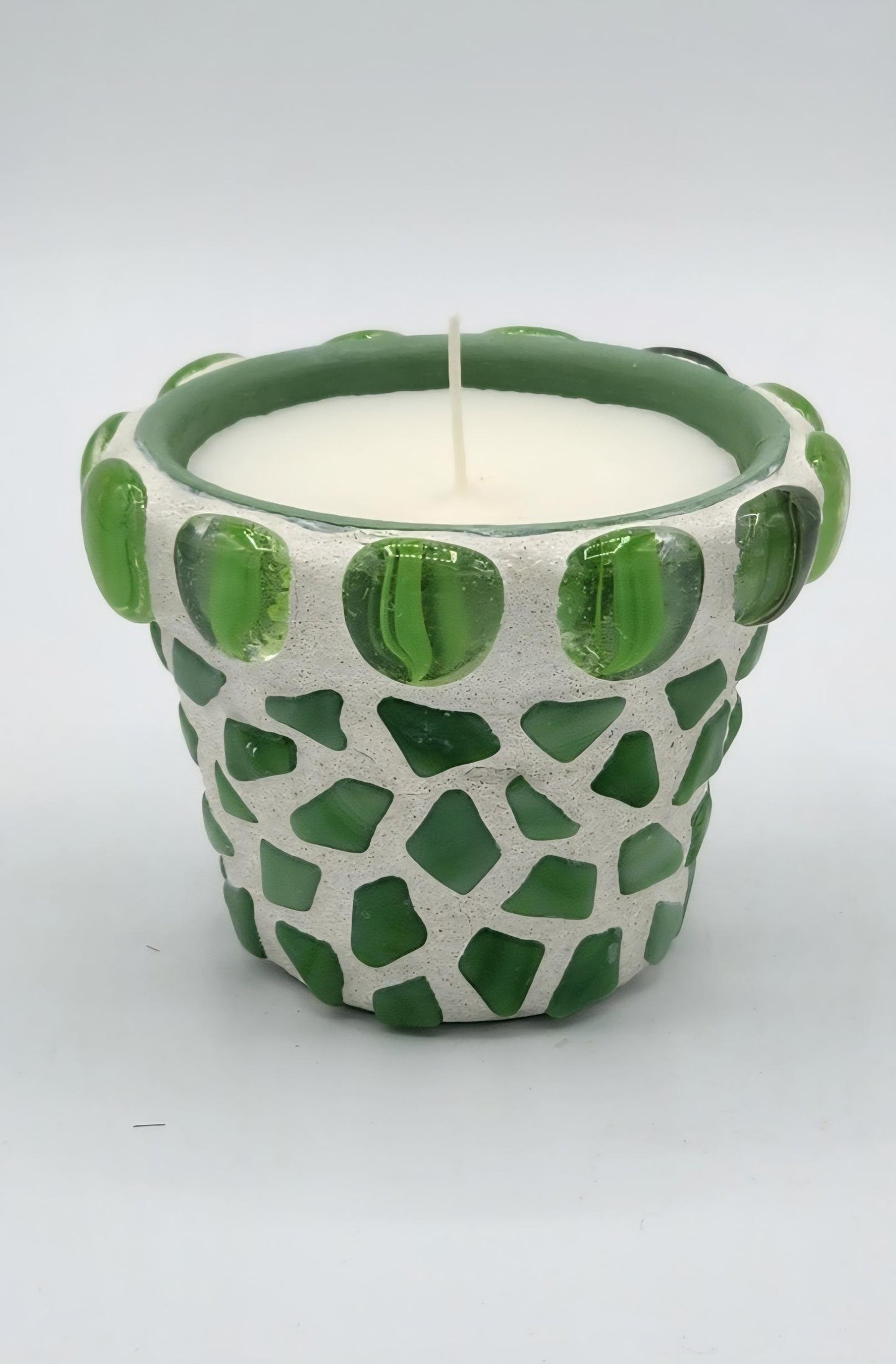 Mosaic pot with scented candle