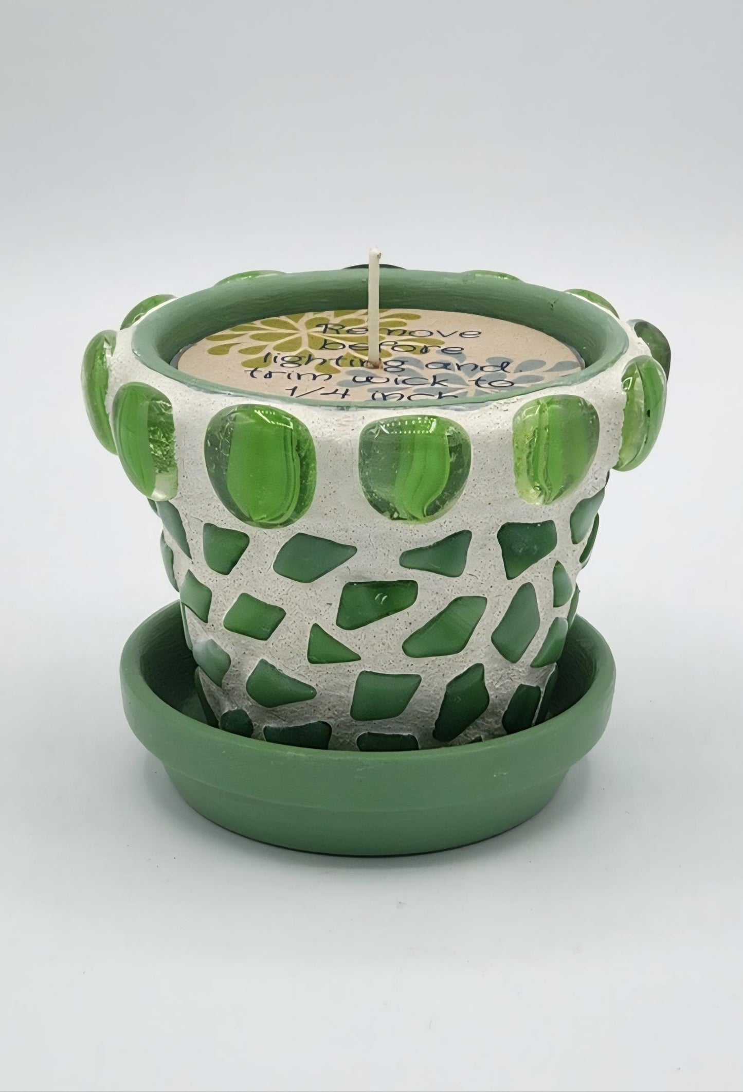 Mosaic pot with scented candle